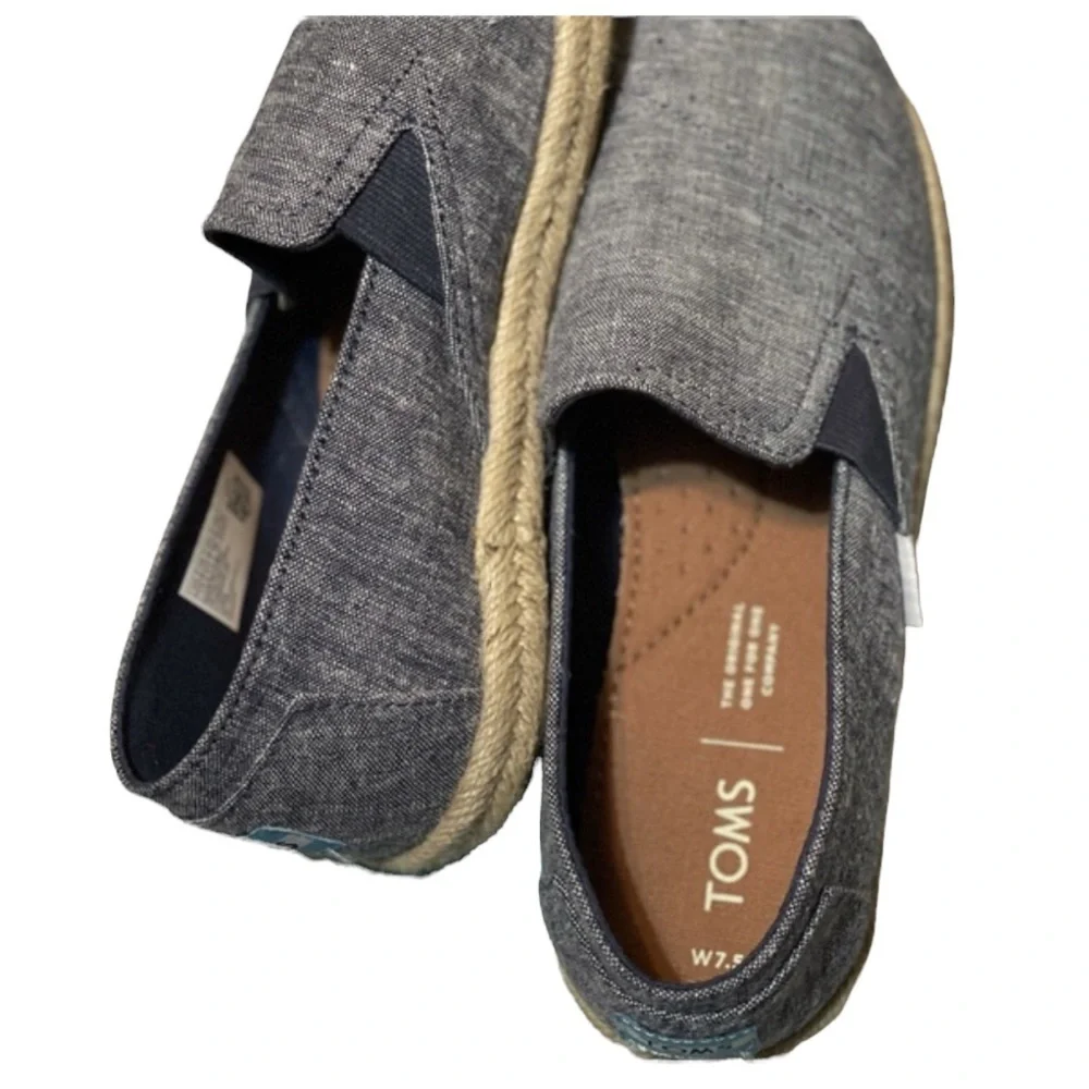 TOMS Women's Redondo Loafer Flats Blue Jean Light Washed Size 7.5